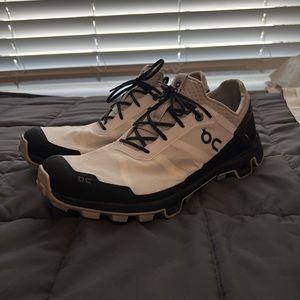 ON-Running Cloudventure Peak Shoes